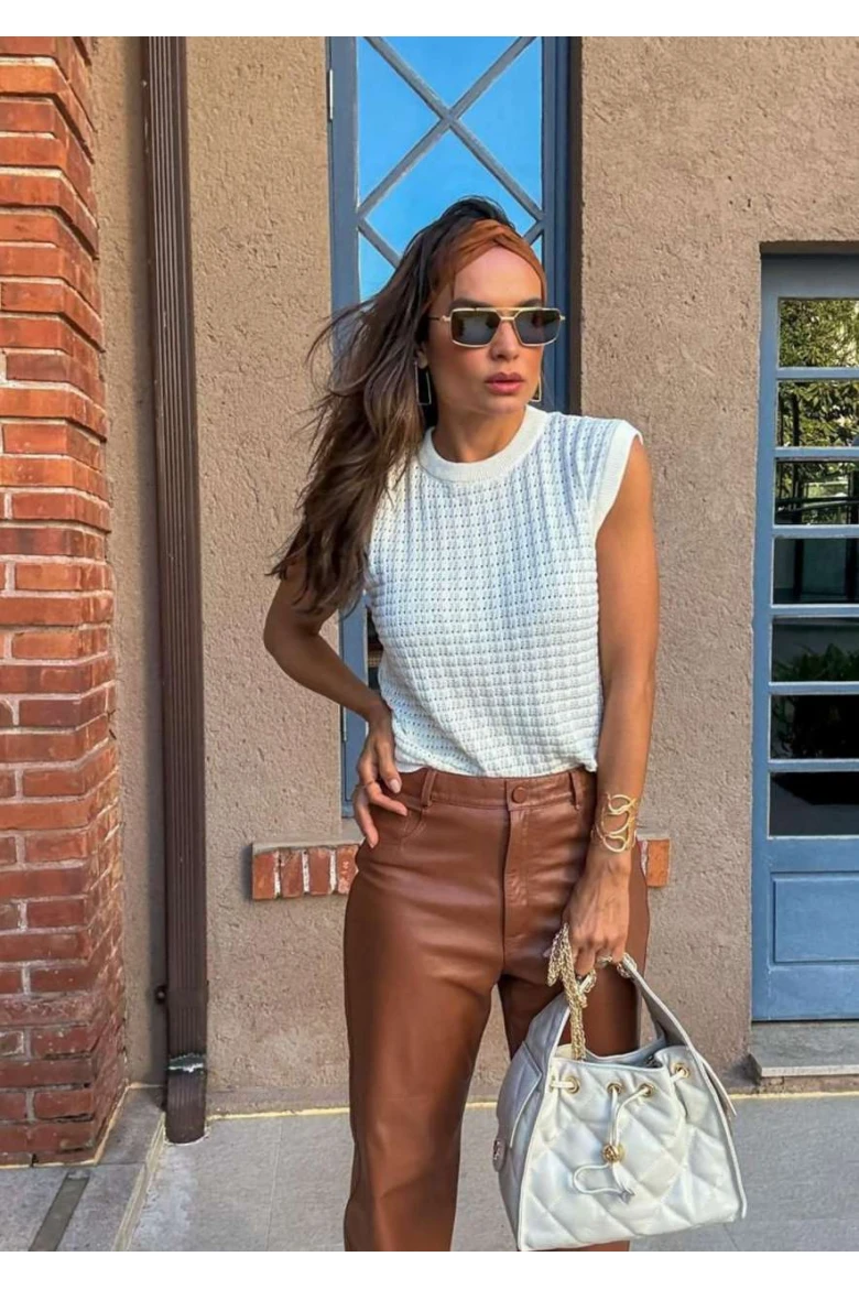 Blusa Estilo Casual com Textura Delicada - Natural