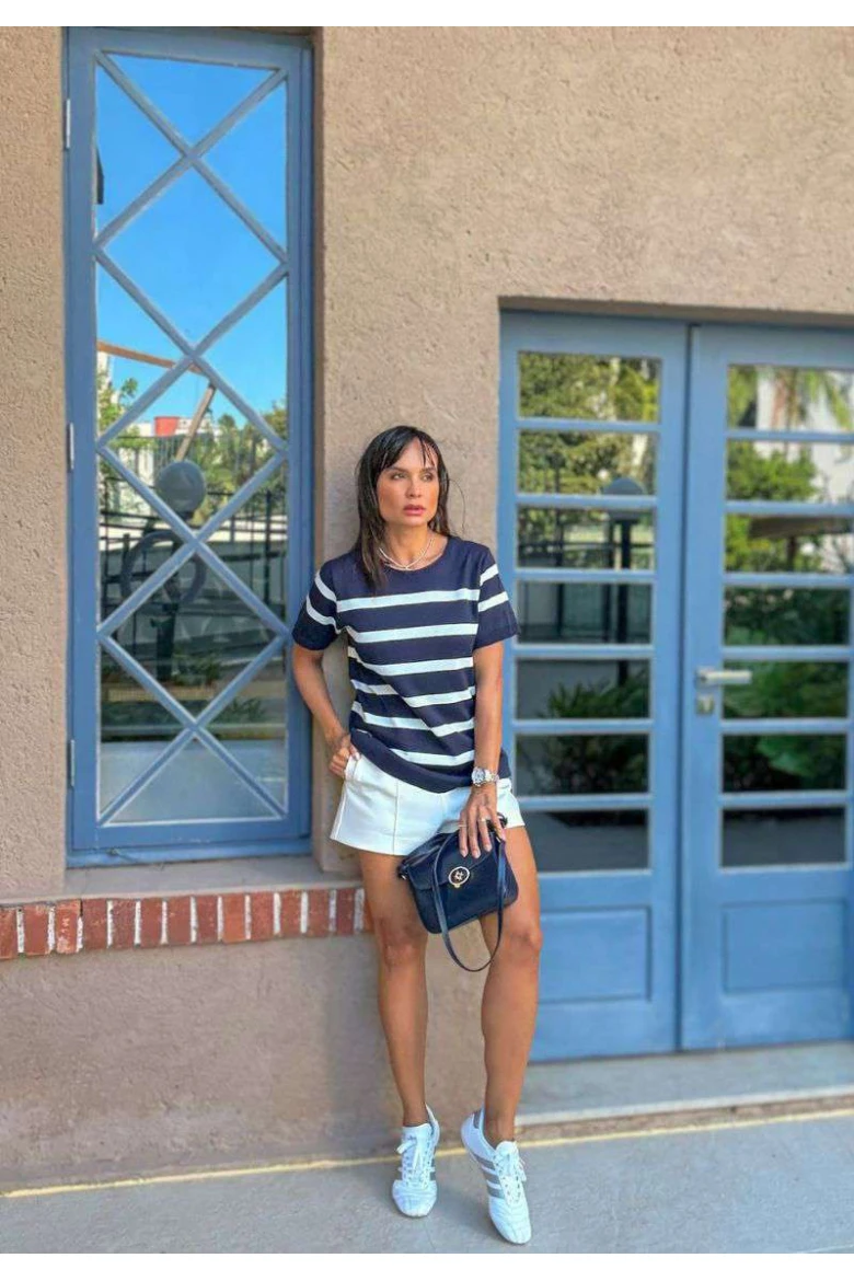 Blusa Listrada Manga Curta com Decote Canoa - Profundo Blusa Listrada Manga Curta com Decote Canoa - Profundo