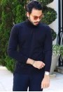 Blusa Masculina em Tricot com Gola Alta - Preto