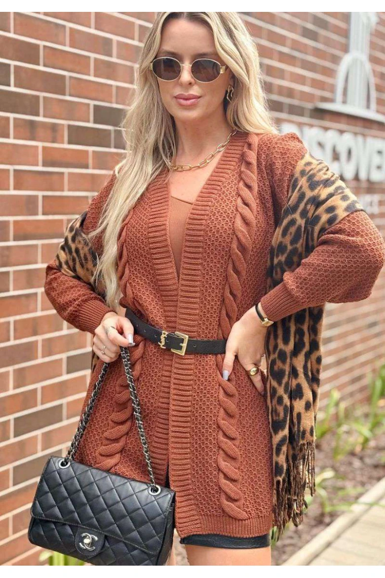 Cardigan Feminino de Tricot Aberto com Tranças Laterais - Marrom Cardigan Feminino de Tricot Aberto com Tranças Laterais - Marrom