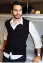 Colete Masculino em Tricot com Botões Modelagem Clássica Gola V - Preto