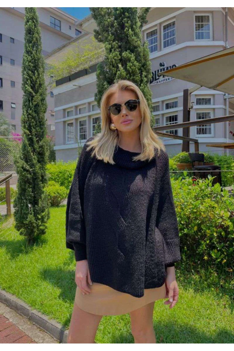 Poncho de Tricot Feminino com Caimento Solto - Preto
