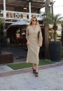 Saia de Tricot Midi Feminina com Textura Moderna e Caimento Elegante - Bege Saia de Tricot Midi Feminina com Textura Moderna e Caimento Elegante - Bege