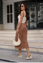 Saia de Tricot Midi Feminina com Textura Moderna e Caimento Elegante - Marrom Saia de Tricot Midi Feminina com Textura Moderna e Caimento Elegante - Marrom