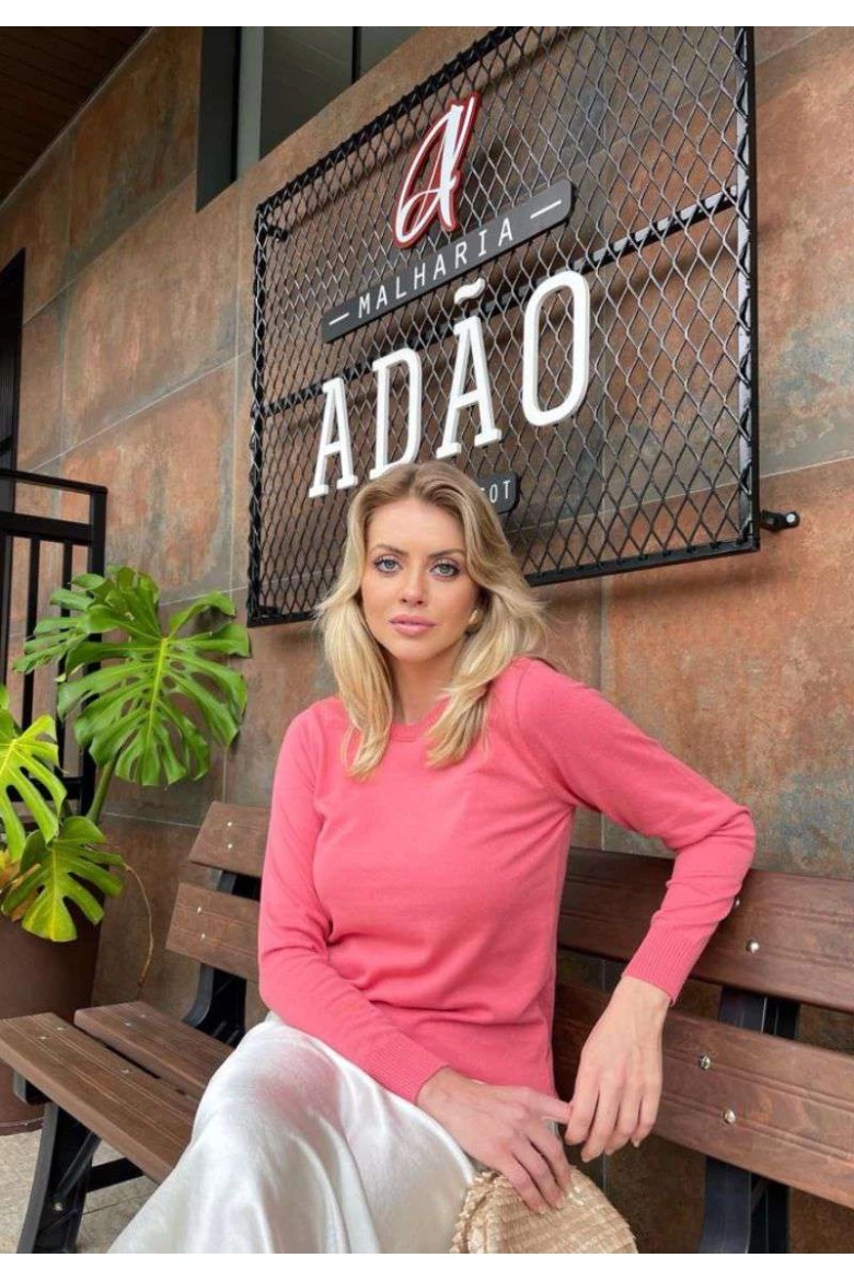 Suéter Feminino Decote Redondo Manga Longa em Tricot Fino - Coral Suéter Feminino Decote Redondo Manga Longa em Tricot Fino - Coral