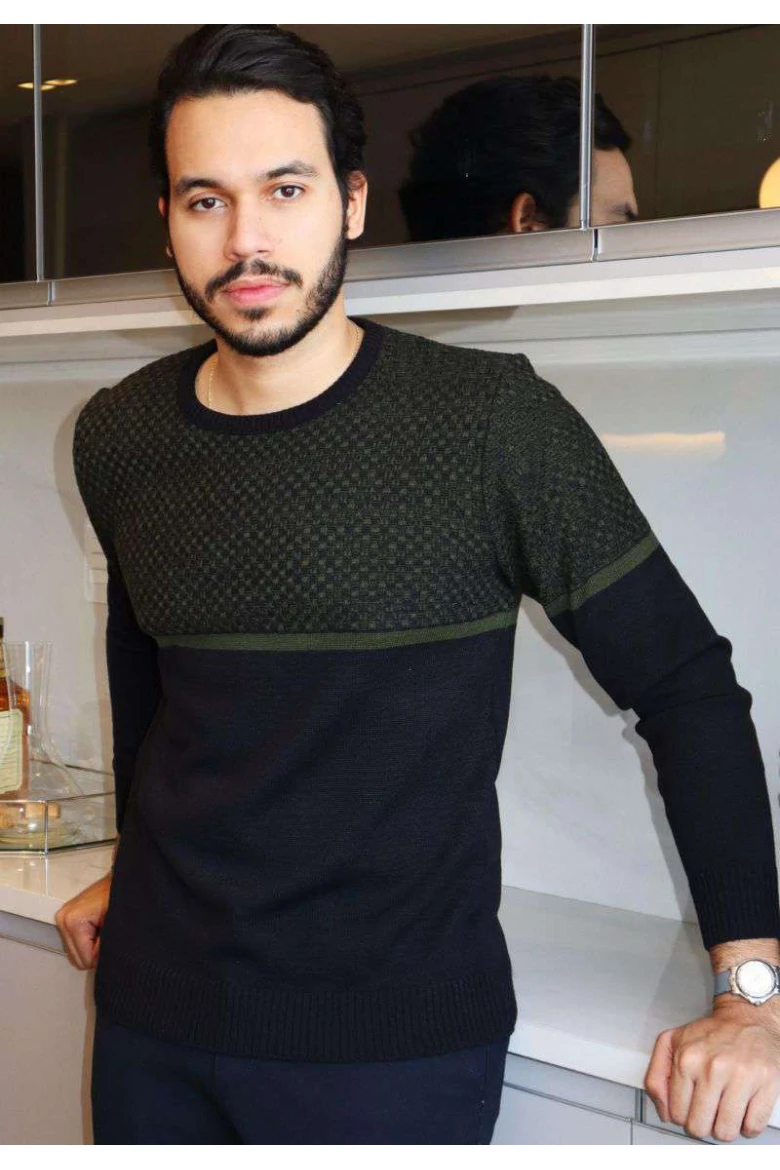 Suéter Masculino Tricot Bicolor com Detalhe Texturizado - Verde militar
